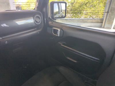 2022 Jeep Gladiator — photo 17 view