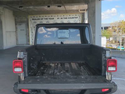 2022 Jeep Gladiator — photo 13 view