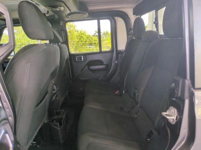 2022 Jeep Gladiator — photo 14 view