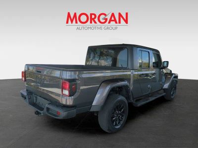 2022 Jeep Gladiator — detail view