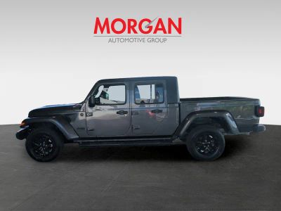 2022 Jeep Gladiator — photo 8 view