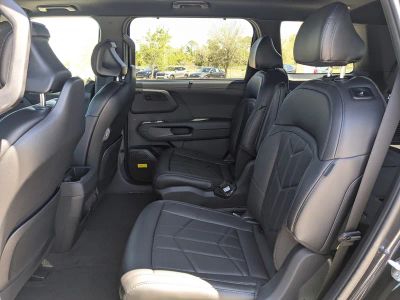 2027 Kia Telluride Hybrid — photo 18 view