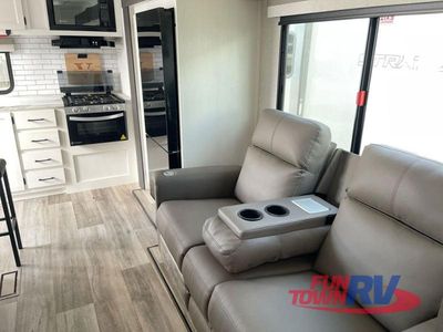 2025 Venture RV Stratus - Photo 8