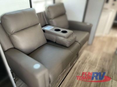 2025 Venture RV Stratus - Photo 36