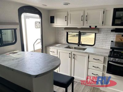 2025 Venture RV Stratus - Photo 6