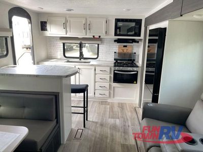 2025 Venture RV Stratus - Photo 9