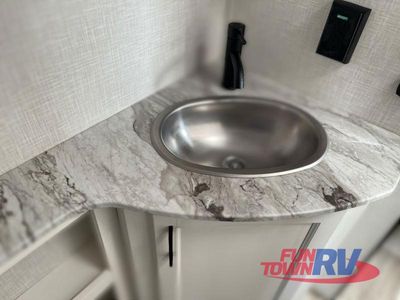 2025 Venture RV Stratus - Photo 42