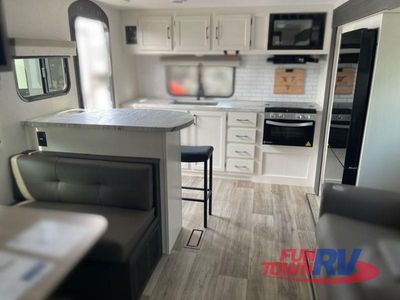 2025 Venture RV Stratus - Photo 26