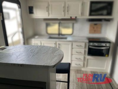 2025 Venture RV Stratus - Photo 27