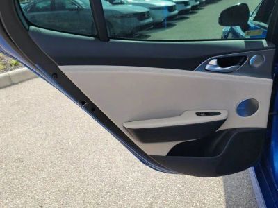 2018 Kia Stinger — photo 14 view