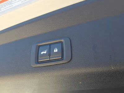 2025 Mitsubishi Outlander — photo 11 view