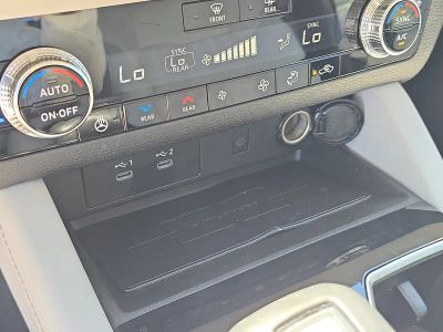 2025 Mitsubishi Outlander — photo 27 view