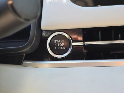 2025 Mitsubishi Outlander — photo 30 view