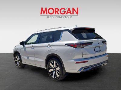 2025 Mitsubishi Outlander — engine compartment view