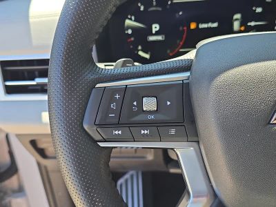 2025 Mitsubishi Outlander — photo 33 view