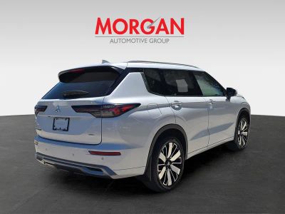 2025 Mitsubishi Outlander — photo 8 view