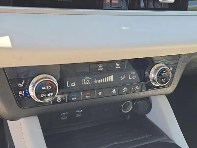2025 Mitsubishi Outlander — photo 26 view