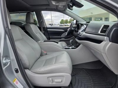 2017 Toyota Highlander - Photo 27
