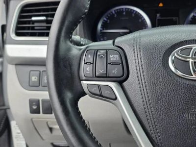 2017 Toyota Highlander - Photo 25