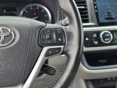 2017 Toyota Highlander - Photo 26