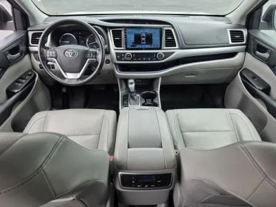 2017 Toyota Highlander - Photo 8