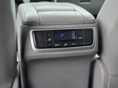 2017 Toyota Highlander - Photo 17