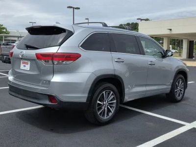 2017 Toyota Highlander - Photo 4