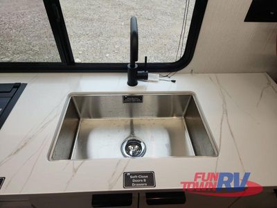 2026 Winnebago Micro Minnie - Photo 13