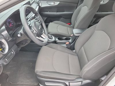 2024 Kia Forte - Photo 3