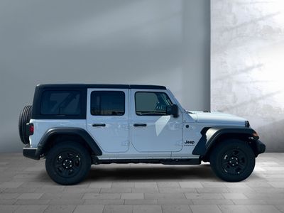 2026 Jeep Wrangler — photo 7 view