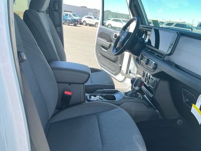 2026 Jeep Wrangler — photo 20 view