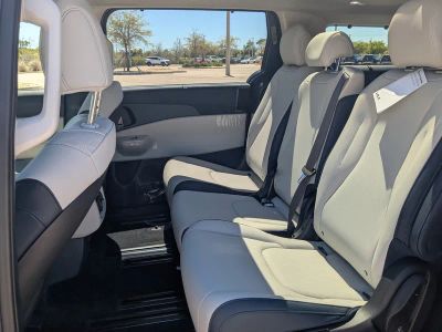 2026 Kia Carnival — photo 18 view