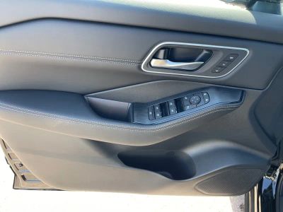 2026 Nissan Rogue — photo 11 view