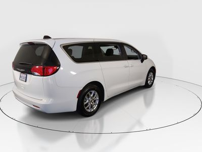 2023 Chrysler Voyager - Photo 7