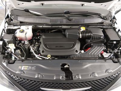 2023 Chrysler Voyager - Photo 9