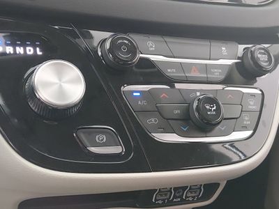 2023 Chrysler Voyager - Photo 19