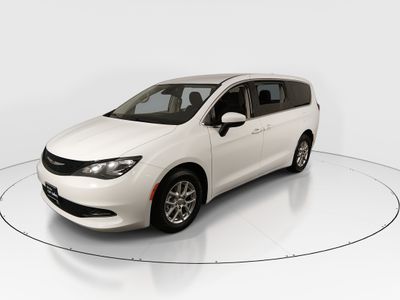 2023 Chrysler Voyager - Photo 3