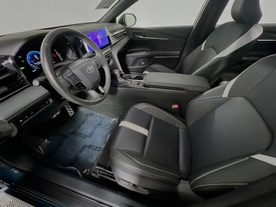 2025 Toyota Camry — photo 12 view