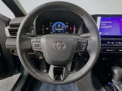 2025 Toyota Camry — photo 15 view