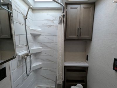 2025 Thor Motor Coach Four Winds — photo 9 view