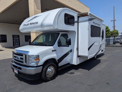 2025 Thor Motor Coach Four Winds — photo 18 view