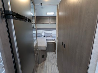 2025 Thor Motor Coach Four Winds — photo 12 view