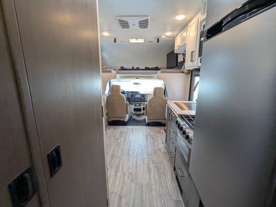 2025 Thor Motor Coach Four Winds — photo 22 view