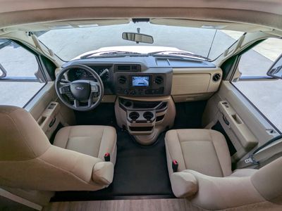 2025 Thor Motor Coach Four Winds — photo 10 view