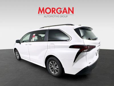 2026 Toyota Sienna — detail view