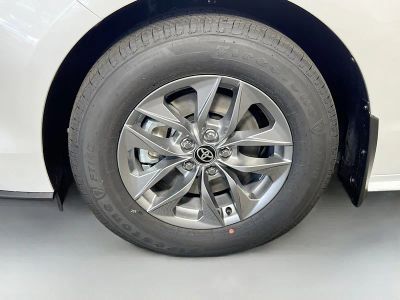 2026 Toyota Sienna — photo 11 view