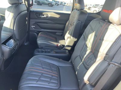 2026 Nissan Armada - Photo 16