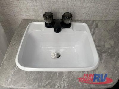 2022 Gulf Stream RV Kingsport Super Lite - Photo 18