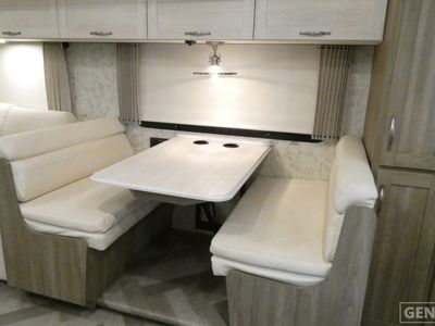 2026 Winnebago Adventurer - Photo 15