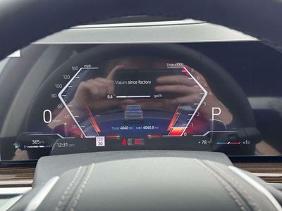 2025 BMW X7 - Photo 3